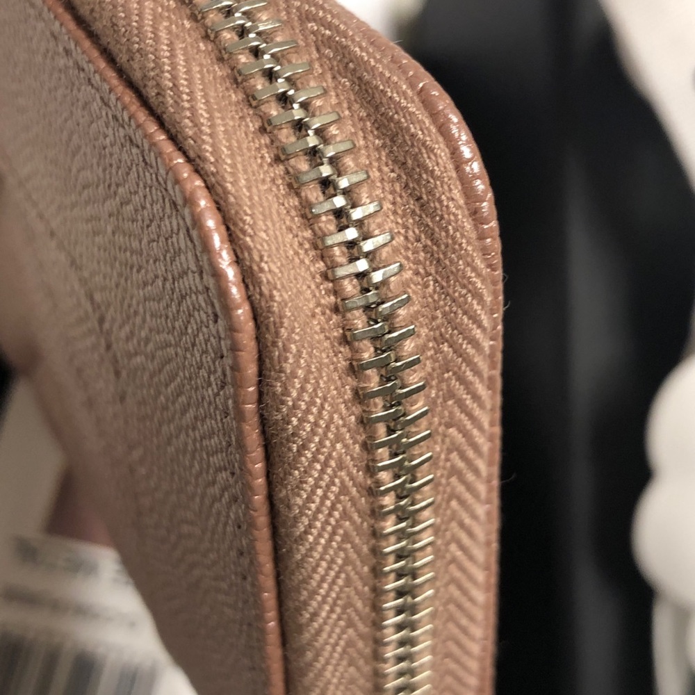 Chanel Iridescent Rose Gold Zip Wallet Card Holder - Picture 7 of 13